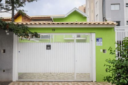 Casa para alugar com 109m², 3 quartos e 3 vagasFachada da Casa com placa
