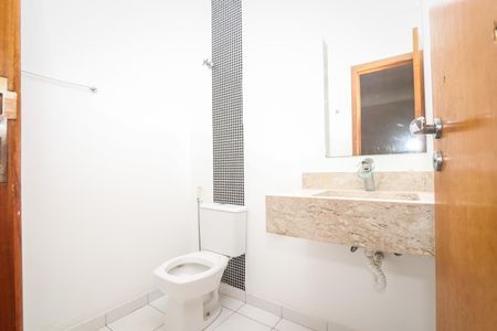 Casa para alugar com 109m², 3 quartos e 3 vagasBanheiro 2