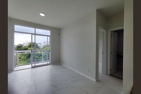 Sala de apartamento para alugar com 1 quarto, 35m² em Recreio dos Bandeirantes, Rio de Janeiro