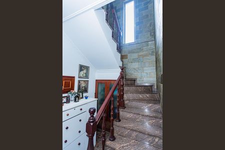 Casa para alugar com 120m², 3 quartos e 1 vagaEscada