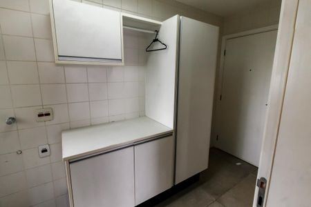 Apartamento à venda com 128m², 3 quartos e 2 vagasDetalhe da area de serviço