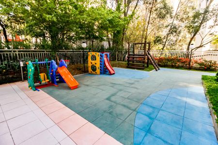 Apartamento à venda com 128m², 3 quartos e 2 vagasÁrea comum - Playground