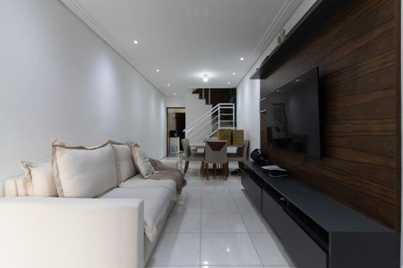 Casa para alugar com 120m², 3 quartos e 2 vagas Casa para alugar com 120m², 3 quartos e 2 vagasSala