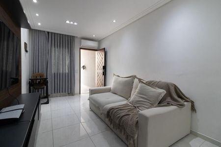 Casa para alugar com 120m², 3 quartos e 2 vagas Casa para alugar com 120m², 3 quartos e 2 vagasSala