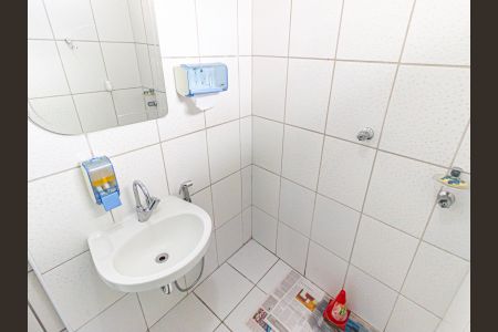 Casa à venda com 60m², 3 quartos e 1 vaga Casa à venda com 60m², 3 quartos e 1 vagaBanheiro 2