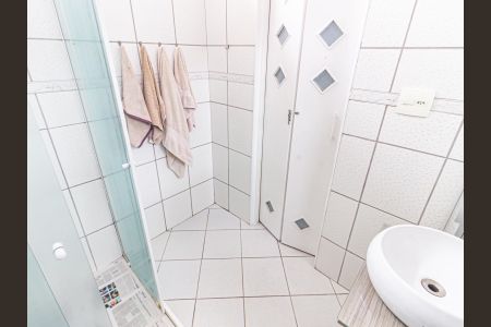 Casa à venda com 60m², 3 quartos e 1 vaga Casa à venda com 60m², 3 quartos e 1 vagaBanheiro 1