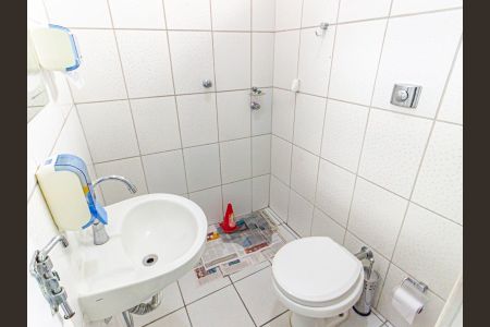 Casa à venda com 60m², 3 quartos e 1 vaga Casa à venda com 60m², 3 quartos e 1 vagaBanheiro 2