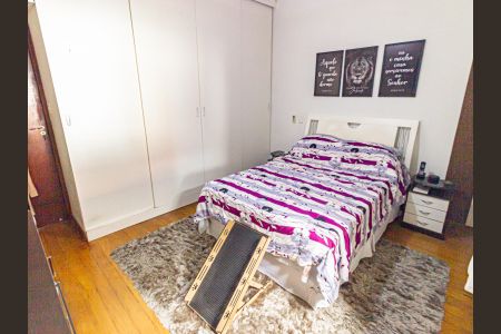 Casa à venda com 60m², 3 quartos e 1 vaga Casa à venda com 60m², 3 quartos e 1 vagaSuíte