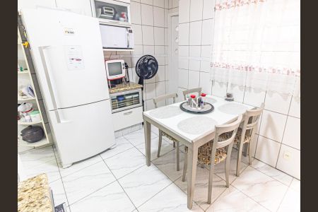 Casa à venda com 60m², 3 quartos e 1 vaga Casa à venda com 60m², 3 quartos e 1 vagaCozinha