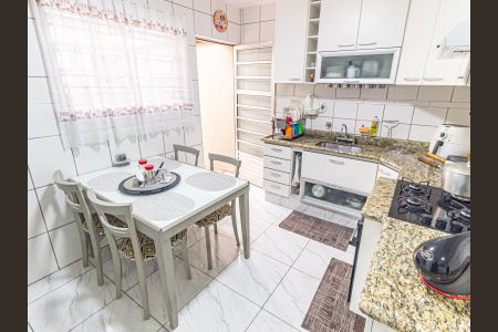 Casa à venda com 60m², 3 quartos e 1 vaga Casa à venda com 60m², 3 quartos e 1 vagaCozinha