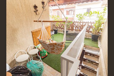 Casa à venda com 60m², 3 quartos e 1 vaga Casa à venda com 60m², 3 quartos e 1 vagaVaranda