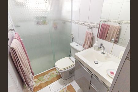 Casa à venda com 60m², 3 quartos e 1 vaga Casa à venda com 60m², 3 quartos e 1 vagaBanheiro da Suíte