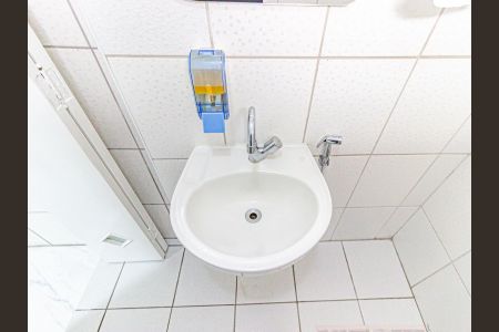 Casa à venda com 60m², 3 quartos e 1 vaga Casa à venda com 60m², 3 quartos e 1 vagaBanheiro 2