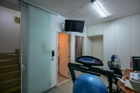 Casa de condomínio à venda com 158m², 4 quartos e 2 vagasÁrea de Serviço 