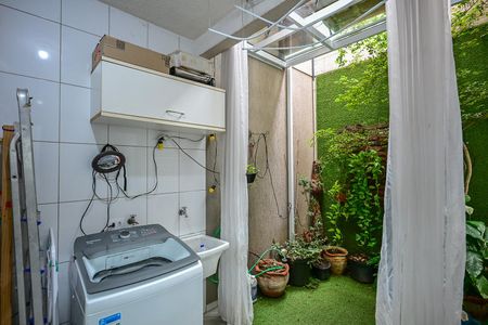 Casa de condomínio à venda com 158m², 4 quartos e 2 vagasÁrea de Serviço 