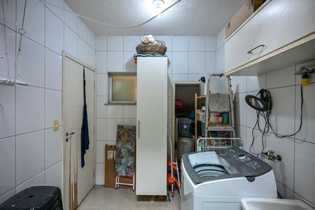 Casa de condomínio à venda com 158m², 4 quartos e 2 vagasÁrea de Serviço 