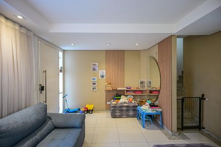 Casa de condomínio à venda com 158m², 4 quartos e 2 vagasSala