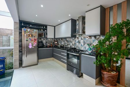 Casa de condomínio à venda com 158m², 4 quartos e 2 vagasCozinha