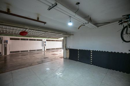 Casa de condomínio à venda com 158m², 4 quartos e 2 vagasGaragem