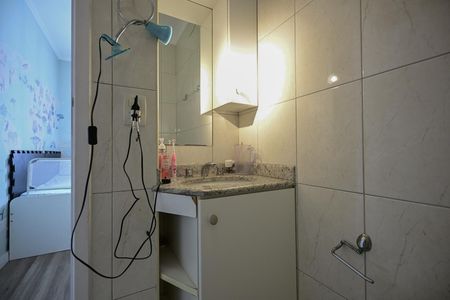 Casa de condomínio à venda com 158m², 4 quartos e 2 vagasBanheiro da Suíte  3