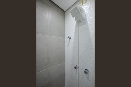 Casa de condomínio à venda com 158m², 4 quartos e 2 vagasChuveiro da Suíte 1