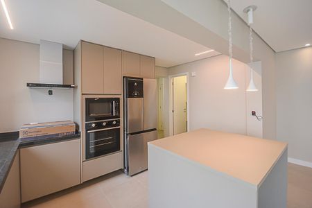 Apartamento para alugar com 117m², 3 quartos e 2 vagas Apartamento para alugar com 117m², 3 quartos e 2 vagasCozinha