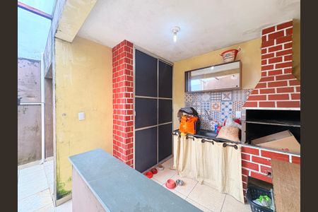 Casa à venda com 163m², 3 quartos e 2 vagasQuintal com churrasqueira