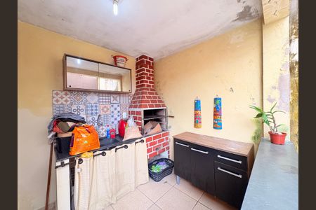 Casa à venda com 163m², 3 quartos e 2 vagasQuintal com churrasqueira