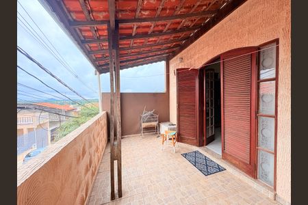 Casa à venda com 163m², 3 quartos e 2 vagasVaranda