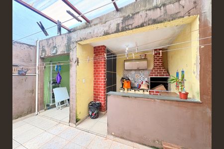 Casa à venda com 163m², 3 quartos e 2 vagasQuintal com churrasqueira