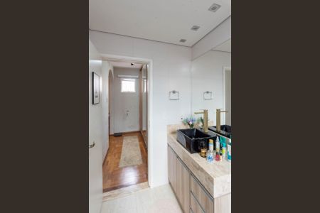 Casa à venda com 150m², 4 quartos e 2 vagas Casa à venda com 150m², 4 quartos e 2 vagasBanheiro da Suíte