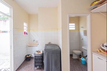 Casa à venda com 150m², 4 quartos e 2 vagas Casa à venda com 150m², 4 quartos e 2 vagasEdícula Área de Serviço