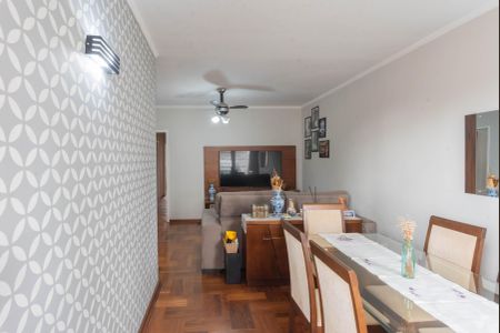 Casa à venda com 150m², 4 quartos e 2 vagas Casa à venda com 150m², 4 quartos e 2 vagasSala