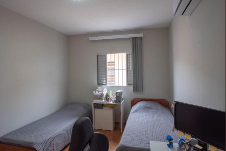 Casa à venda com 150m², 4 quartos e 2 vagas Casa à venda com 150m², 4 quartos e 2 vagasQuarto 1