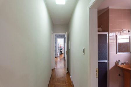 Casa à venda com 150m², 4 quartos e 2 vagas Casa à venda com 150m², 4 quartos e 2 vagasCorredor