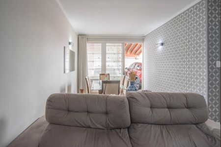 Casa à venda com 150m², 4 quartos e 2 vagas Casa à venda com 150m², 4 quartos e 2 vagasSala