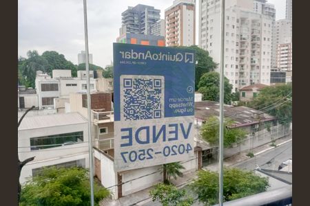 Studio à venda com 32m², 1 quarto e sem vaga Studio à venda com 32m², 1 quarto e sem vagaPlaquinha