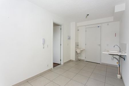 Sala de apartamento para alugar com 1 quarto, 27m² em Guaiauna, São Paulo