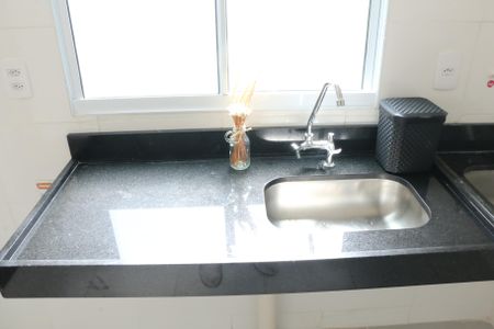 Cozinha - Torneira de apartamento para alugar com 2 quartos, 42m² em Jardim Alvorada, Nova Iguaçu