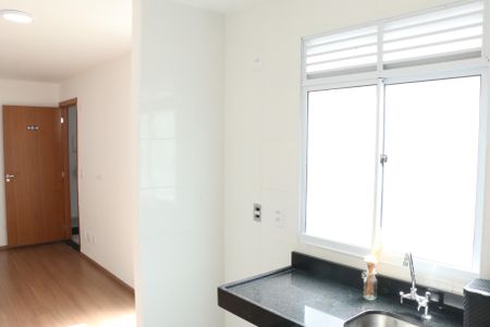 Cozinha de apartamento para alugar com 2 quartos, 42m² em Jardim Alvorada, Nova Iguaçu