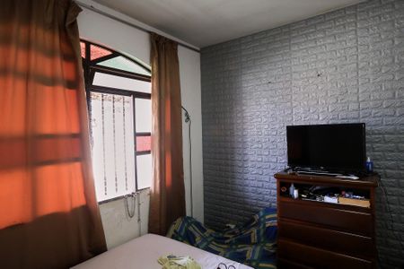 Casa à venda com 360m², 4 quartos e 2 vagas Casa à venda com 360m², 4 quartos e 2 vagasSala/Quarto