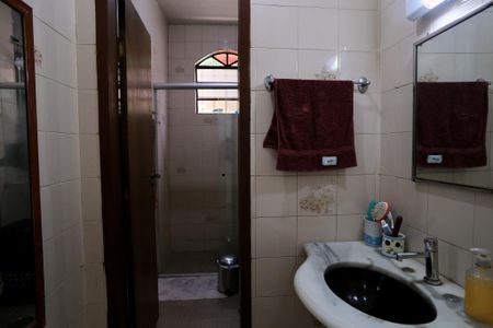 Casa à venda com 360m², 4 quartos e 2 vagas Casa à venda com 360m², 4 quartos e 2 vagasBanheiro