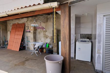 Casa à venda com 360m², 4 quartos e 2 vagas Casa à venda com 360m², 4 quartos e 2 vagasÁrea de Serviço