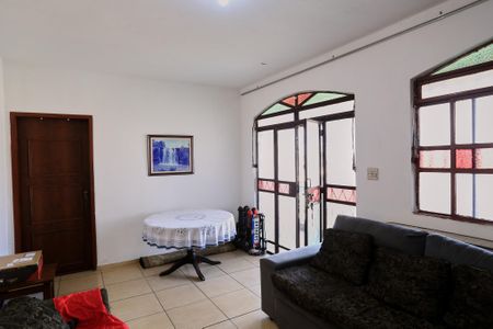 Sala de casa à venda com 4 quartos, 360m² em Santa Cruz, Belo Horizonte