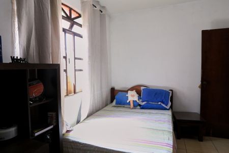 Casa à venda com 360m², 4 quartos e 2 vagas Casa à venda com 360m², 4 quartos e 2 vagasQuarto 1