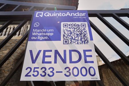 Casa à venda com 360m², 4 quartos e 2 vagas Casa à venda com 360m², 4 quartos e 2 vagasPlaquinha
