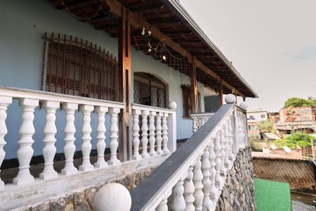 Casa à venda com 360m², 4 quartos e 2 vagas Casa à venda com 360m², 4 quartos e 2 vagasEntrada