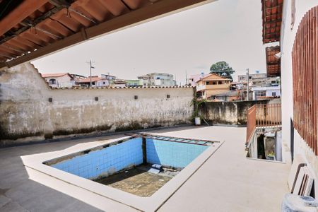 Casa à venda com 360m², 4 quartos e 2 vagas Casa à venda com 360m², 4 quartos e 2 vagasÁrea externa