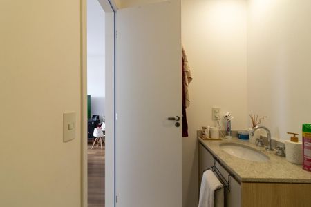 Apartamento à venda com 63m², 2 quartos e 1 vaga Apartamento à venda com 63m², 2 quartos e 1 vagaBanheiro