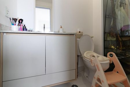 Apartamento à venda com 63m², 2 quartos e 1 vaga Apartamento à venda com 63m², 2 quartos e 1 vagaBanheiro da Suíte